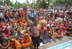 Bangladeshi tea workers strike for unpaid wages