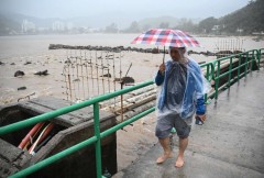 HK flooded by heaviest rainfall in 140 years