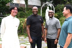 Korean Catholics help immigrants integrate into society