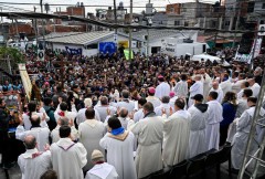 Slum priests celebrate reparation Mass in Argentina