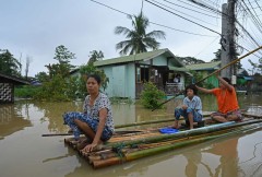 Heavy rains displace homeless in Myanmar