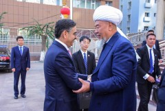Pakistan PM in rare visit to China