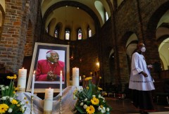 Cape Town to unveil Desmond Tutu statue with Palestinian scarf