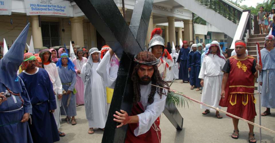 Filipino group keeps Holy Week tradition alive with faith, emotions 